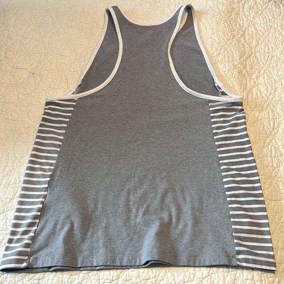 Bundle of Under Armour & Danskin Tanks. Size Medium. EUC! - Picture 6 of 12